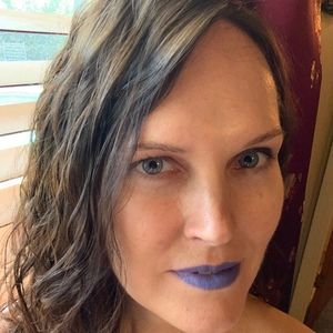 Meet your Posher, Angie